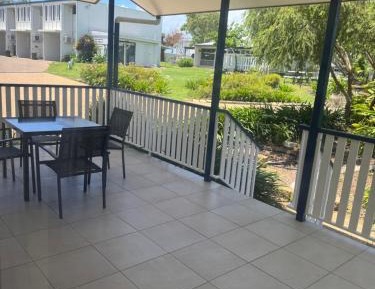 Apartment with Garden View