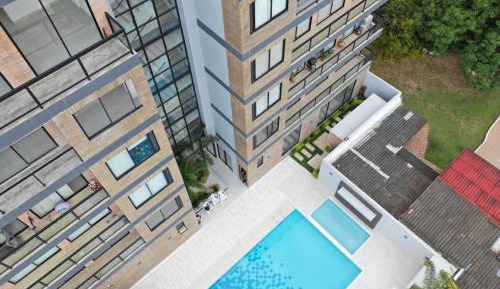 Three-Bedroom Apartment with Mountain View