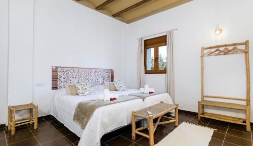 Three-Bedroom Apartment with Mountain View