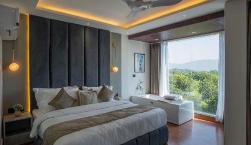 Deluxe Suite with Sea View