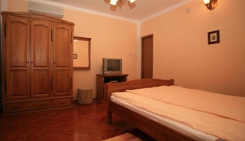 One-Bedroom Apartment with Balcony