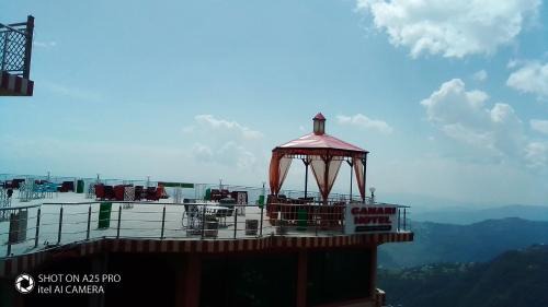 Deluxe Double Room (2 Adults + 1 Child)