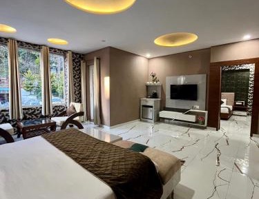 Superior Family Room