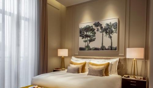 Deluxe Suite