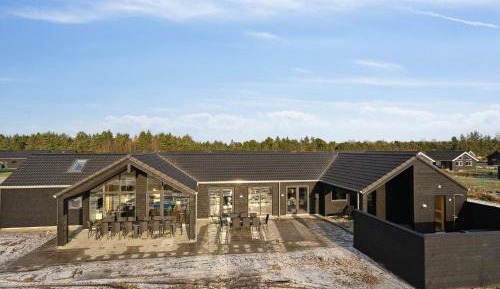 Nine-Bedroom Holiday Home