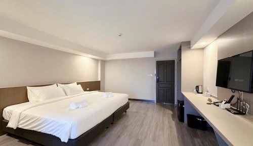 Deluxe Double or Twin Room with Balcony