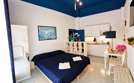 Queen Room with Shared Bathroom