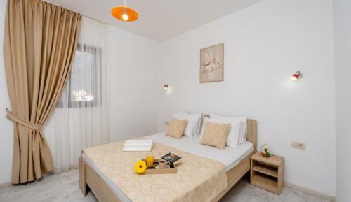  One-Bedroom Apartment with Balcony