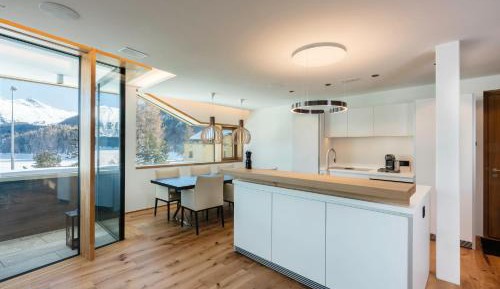 Apartment with Lake View