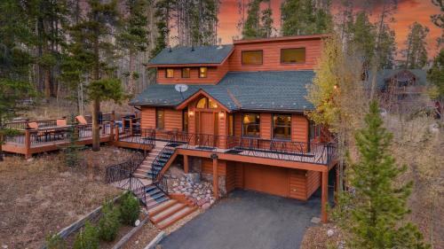 Three-Bedroom Holiday Home 