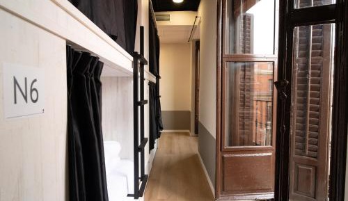 8-Bed Mixed Dormitory Room