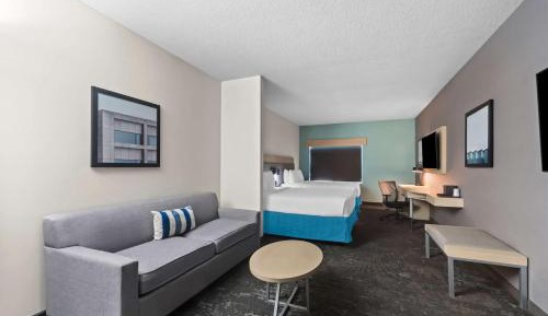 Queen Suite with Sofa Bed