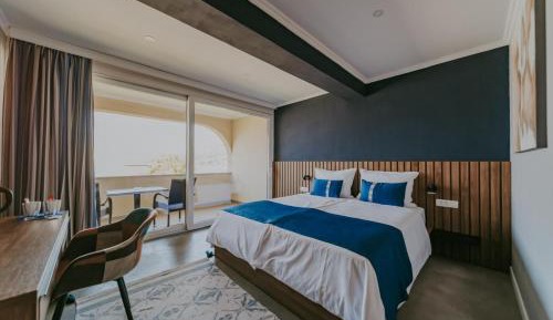 Deluxe Double Room with Balcony and Sea View