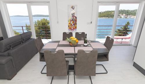 Three-Bedroom Apartment with Balcony