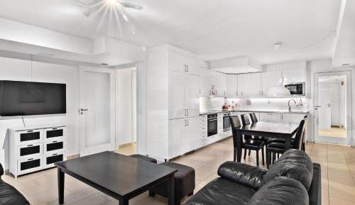 Single Room with Shared Bathroom