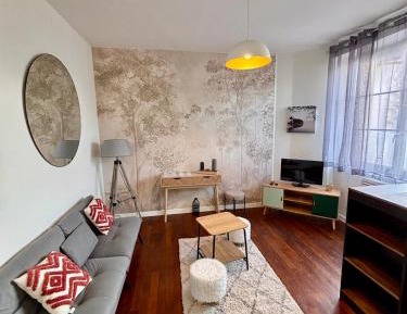 Superior One-Bedroom Apartment