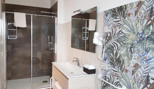 Deluxe Double or Twin Room with Lake View