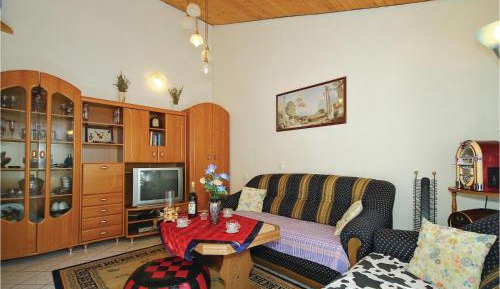One-Bedroom Holiday Home
