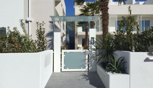 One-Bedroom Apartment with Balcony