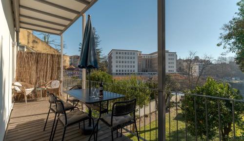Superior One-Bedroom Apartment with Balcony