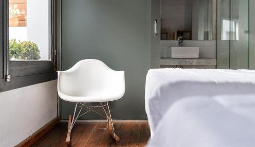 Deluxe Double Room with Private Bathroom