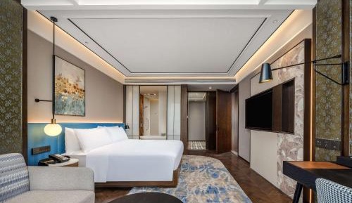 One-Bedroom King Suite