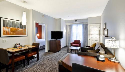 One-Bedroom King Suite