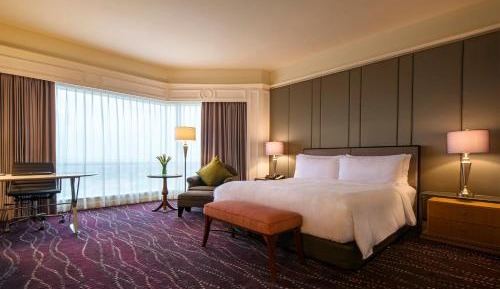 One Bedroom Suite, 1 King Bed