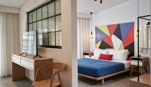 Deluxe King Suite