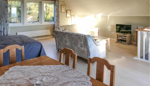 One-Bedroom Holiday Home