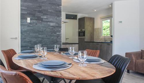 Three-Bedroom Holiday Home 