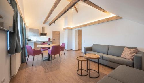 One-Bedroom Apartment with Balcony