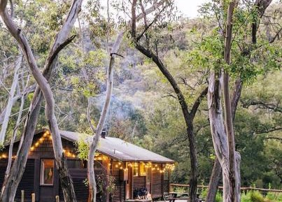 Riverside Log Cabin - Sleeps up to 6