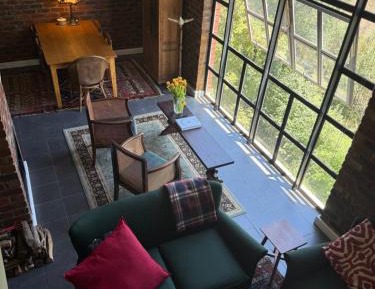 One-bedroom Loft Apartment 
