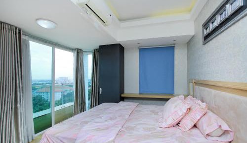Apartment with City View