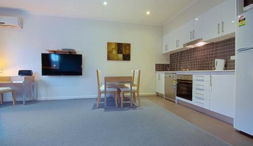 Deluxe Two-Bedroom Apartment