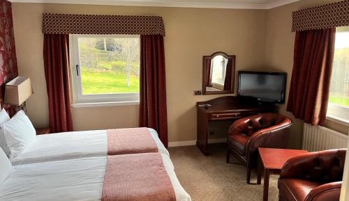Family Suite (2 Adults + 2 Children)
