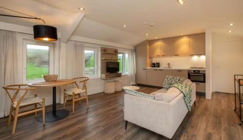 One-Bedroom Apartment with Balcony