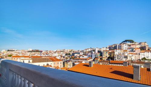 Two-Bedroom Apartment with City View