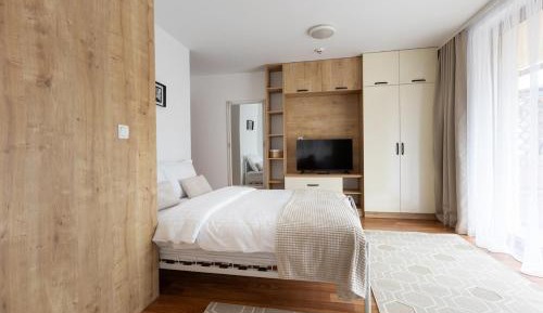 One-Bedroom Apartment with Garden View