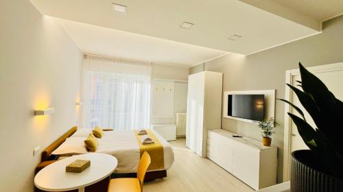 Two-Bedroom Deluxe Apartment with Balcony