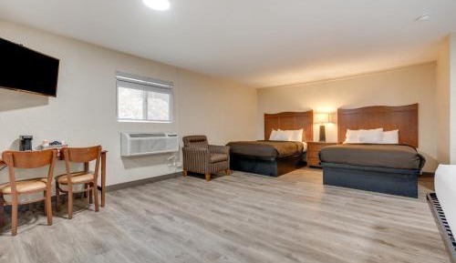 Suite with Three Double Beds - Non-Smoking