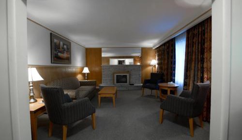 Two Bedroom Apartment with Kitchen