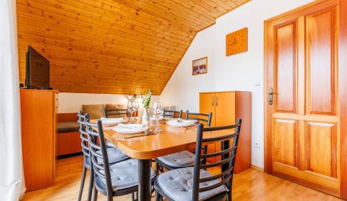 Apartment (6 Adults)