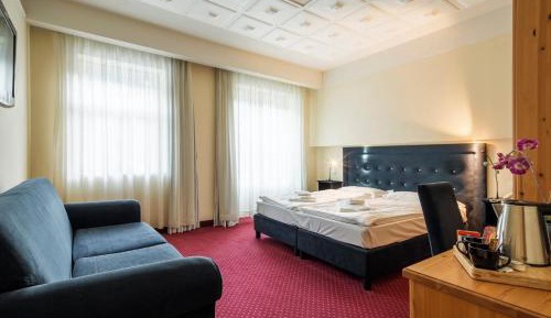 Double or Twin Room with Lake View