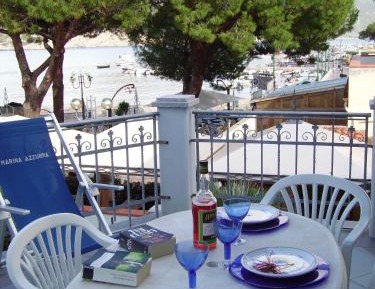 Deluxe One-Bedroom Apartment with Ocean View