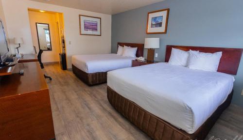 Deluxe Queen Room