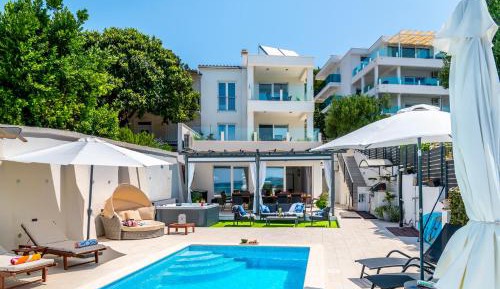 Villa - Beach Front