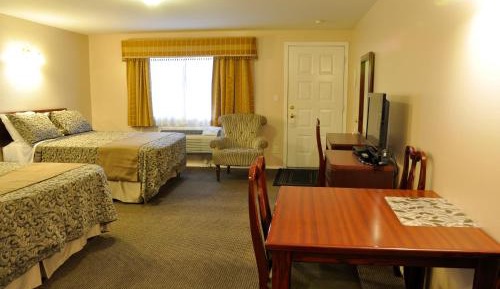 Deluxe Queen Room with Two Queen Beds
