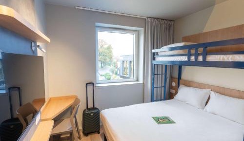 Double Room with Bunk Bed